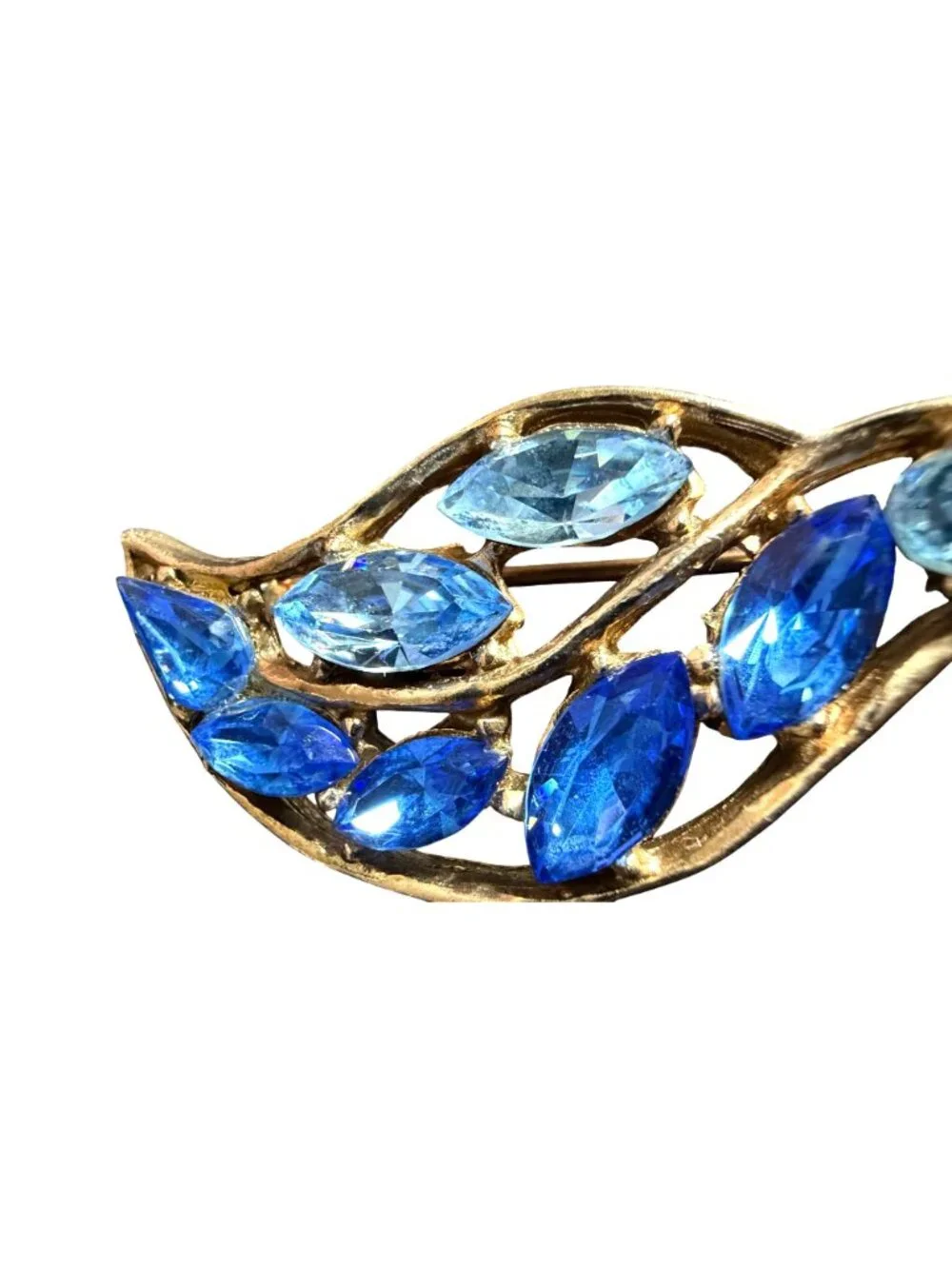 Vintage Blue Marquise Rhinestone Leaf Brooch – Gold‑Tone Mid‑Century Costume Jew
